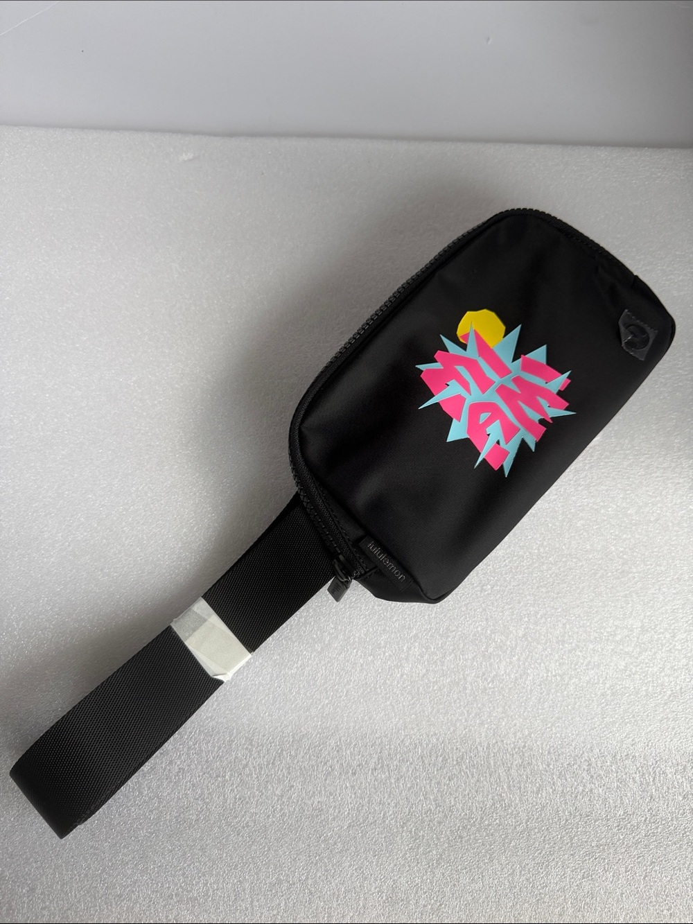 🆕 LULULEMON Everywhere Belt Bag Miami Black NWT - Picture 13 of 13